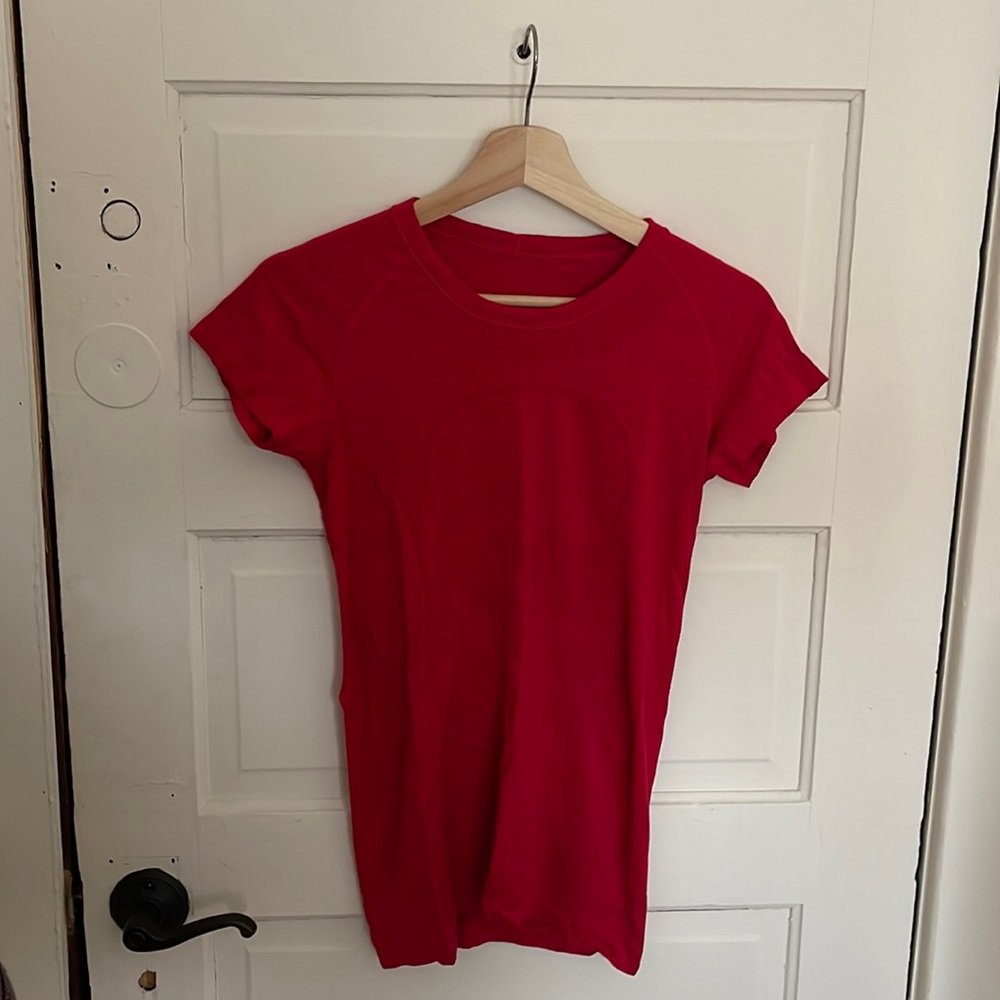 Red lululemon swiftly tech short sleeve